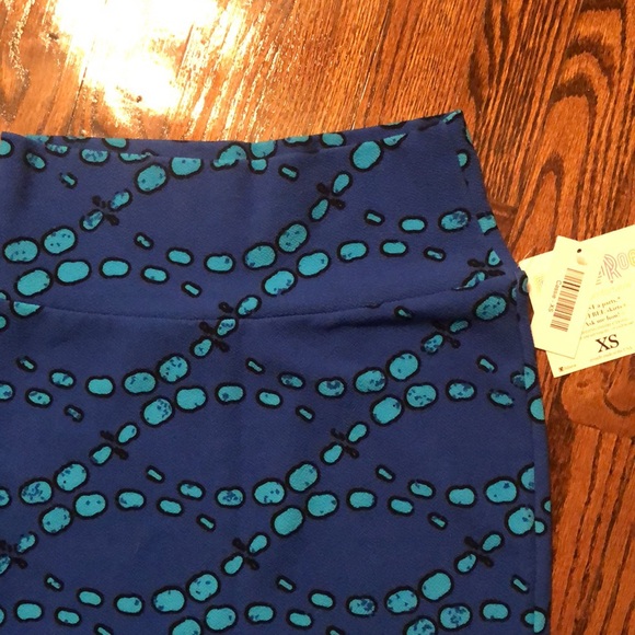 Lularoe Cassie XS NWT - Picture 3 of 5